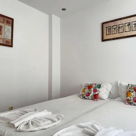Sunny 2-bedroom In Complex Lina By Menada * Slantschew brjag